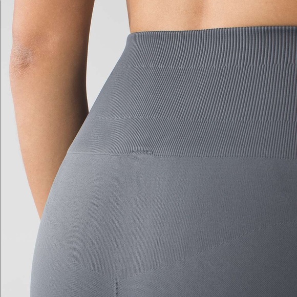 Lululemon Zone In Crop Slate Grey Size 4 - Picture 2 of 5